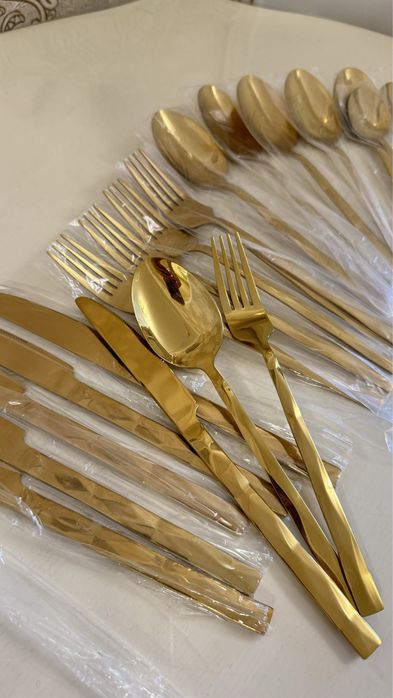 Дуже розкішний столовий набір у двух кольорах 24шт