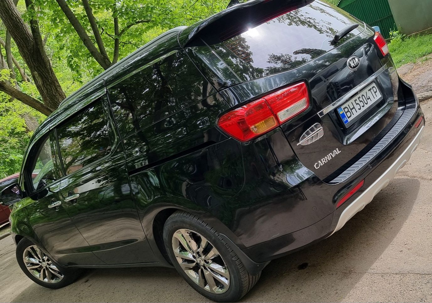 Продам KIA carnival