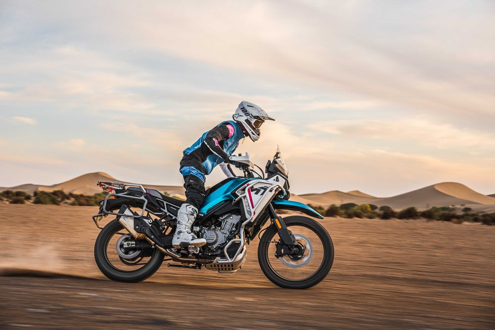 Motocykl 450 MT CF, wytrzymałość i wszechstronność Cf Moto Cfmoto