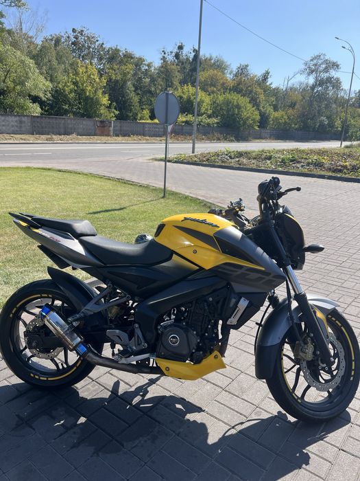 Bajaj pulsar ns200