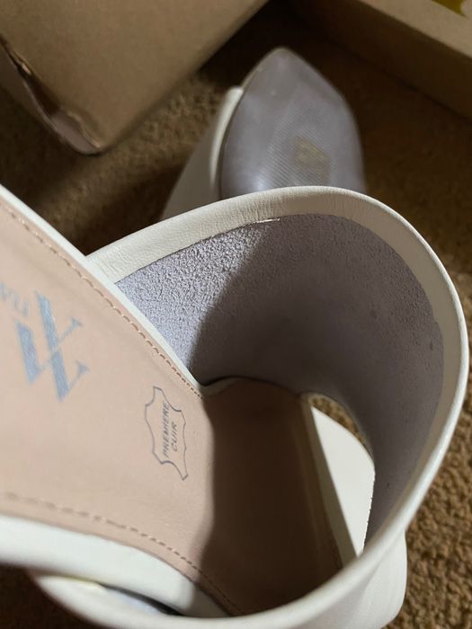 Sapatos/mulle em pele