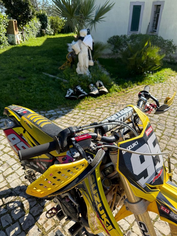 Suzuki RMZ 250 matriculada