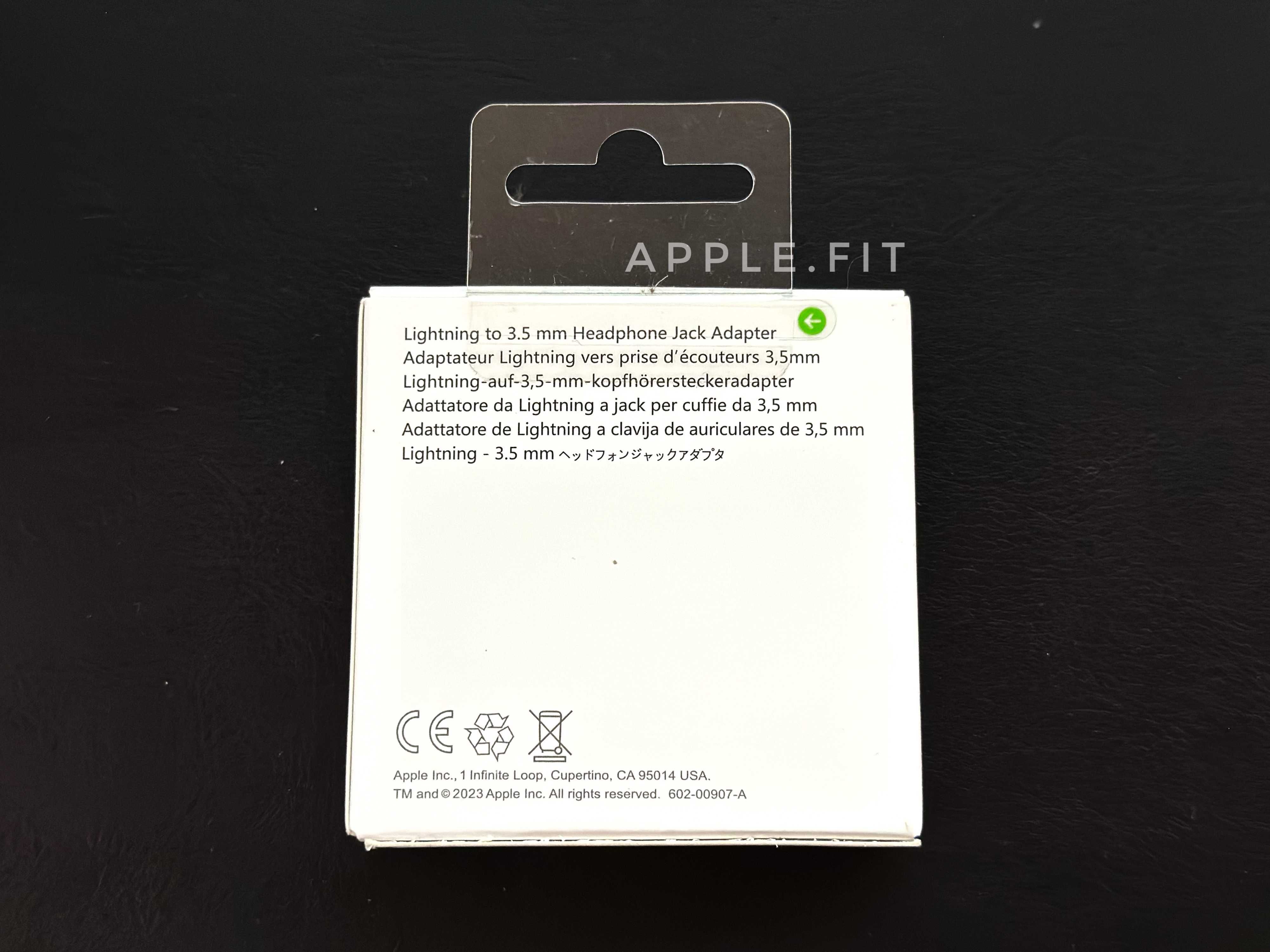 Переходник Apple Адаптер Apple 3.5mm to Lightning Aux на айфон епл AUX
