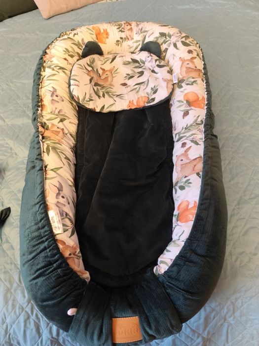 Kokon niemowlęcy firmy Jukki z poduszką i materacykiem