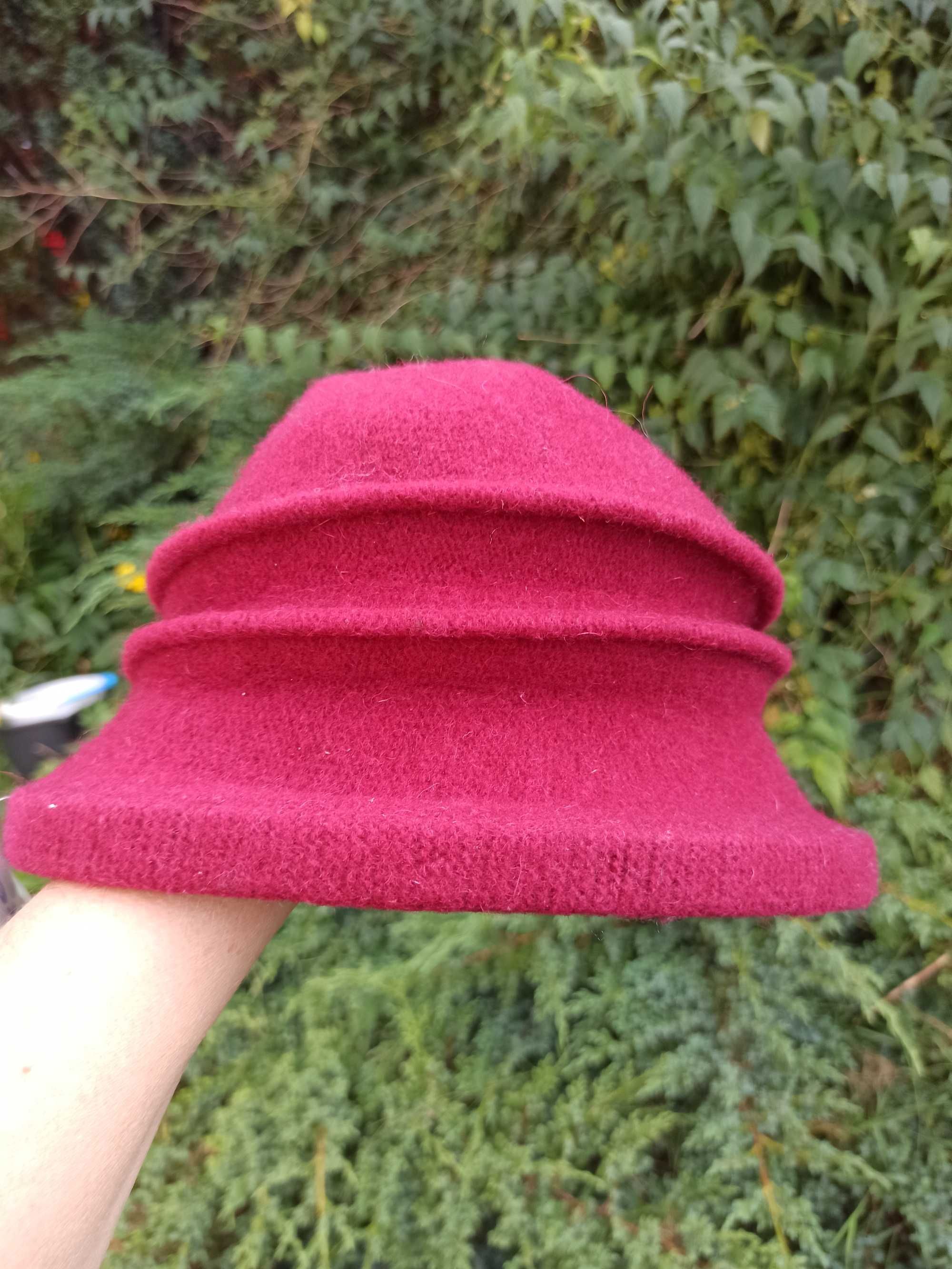 Bordowy wełniany kapelusz czapka z metką