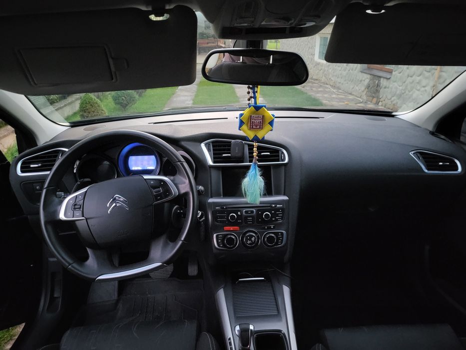 Продаю свій Citroën C4 2014 року випуску з надійним дизельним двигуном