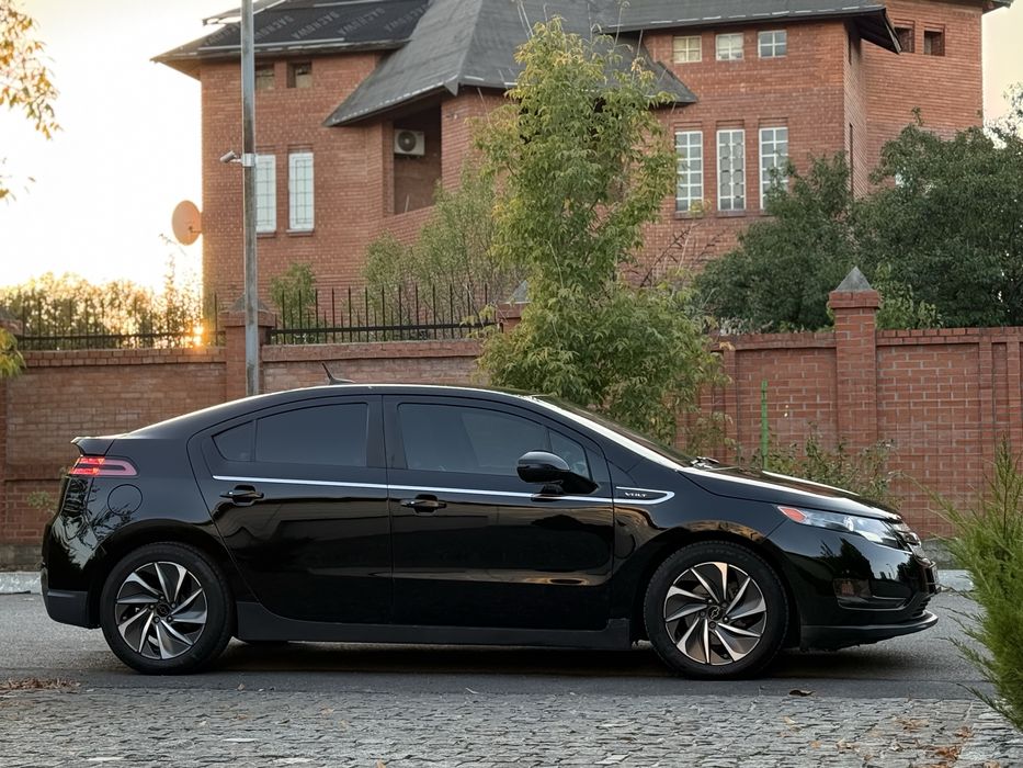 Продам Chevrolet Volt 2014 Plugin Hybrid