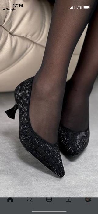 Туфлв в камінчик , туфли , лодочки чорні, беж