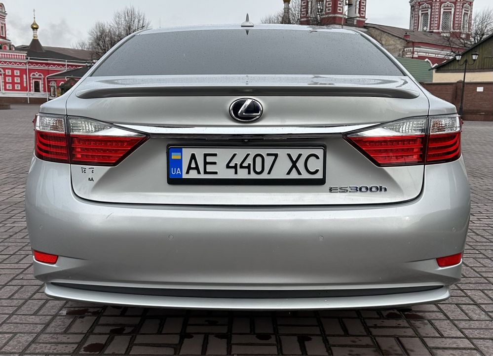 Продам Lexus ES300h 12/2012 2.5 Гибрид ГАЗ