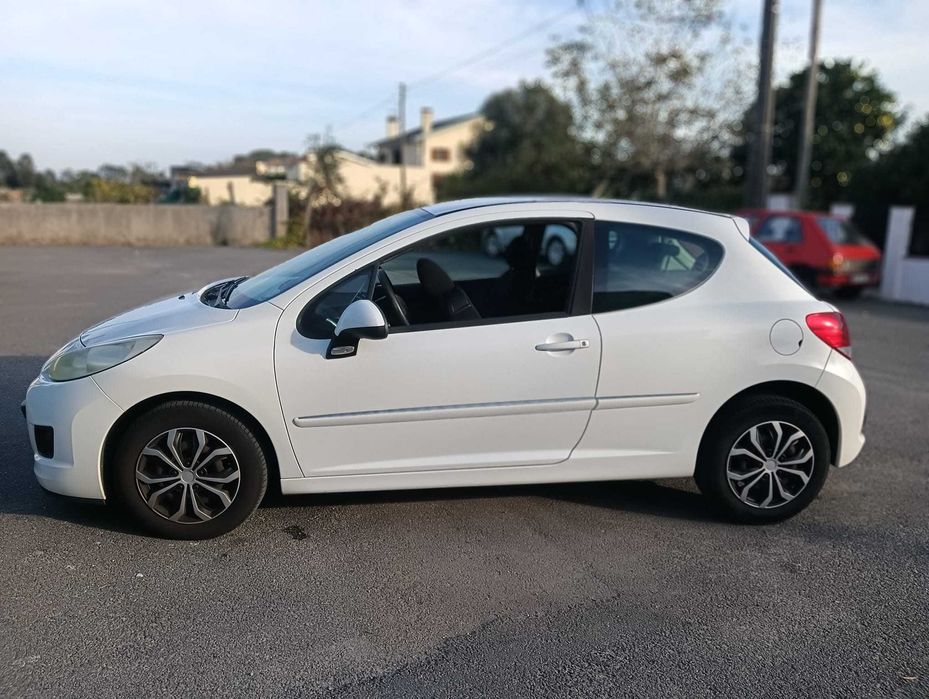 PEUGEOT 207 Ótimo estado - DEZ 2011
