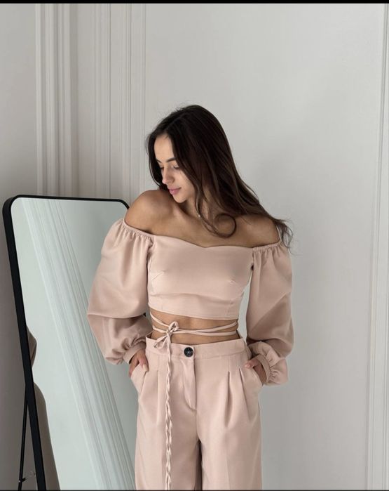 Нарядний голубий  костюм