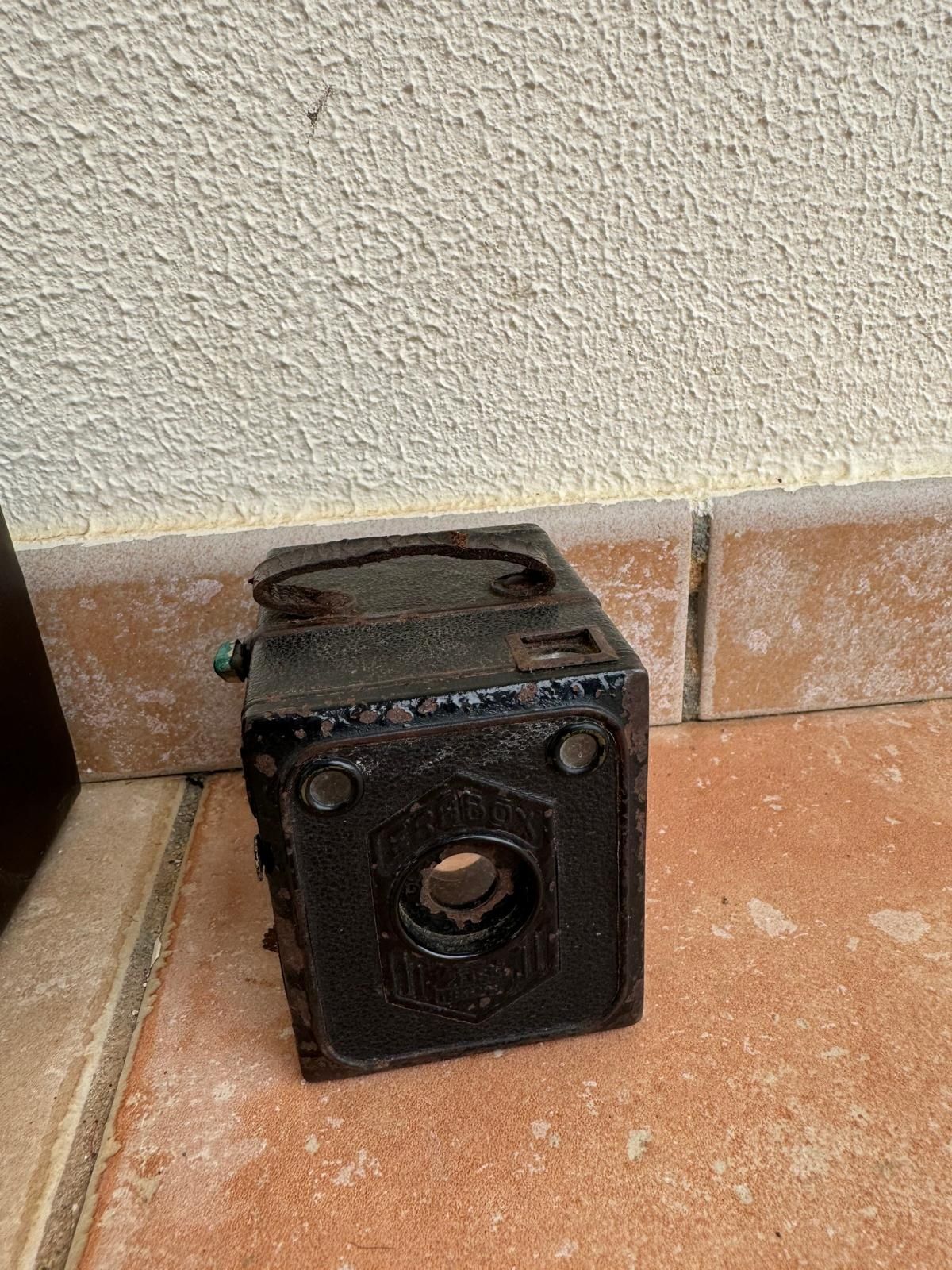 Máquina fotográfica muito antiga
