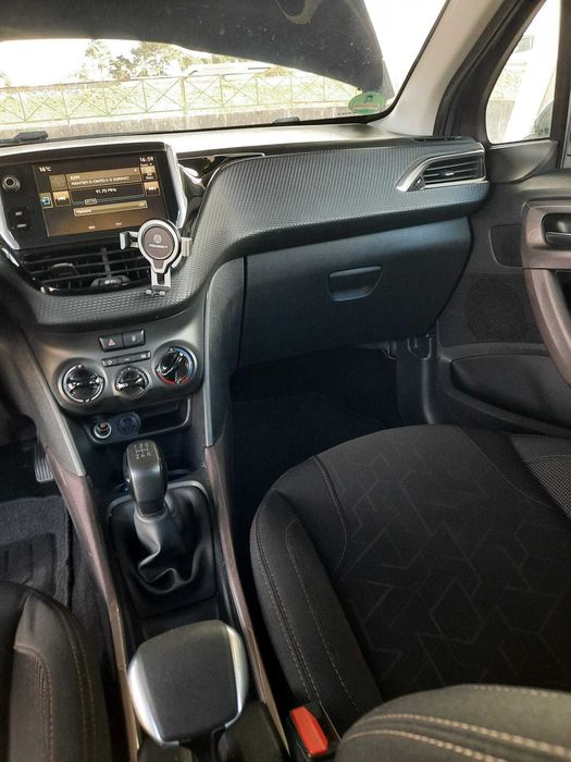 Peugeot 2008  1.2 Pure Tech  com 75KW (100CV) Muito Lindo