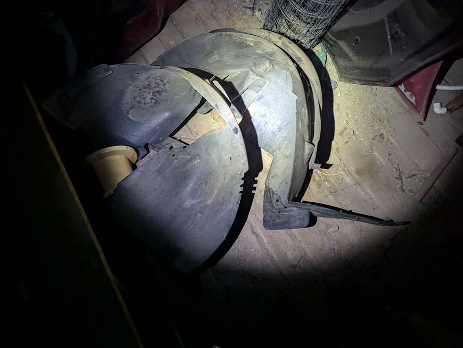 Подкрылки Пежо 301