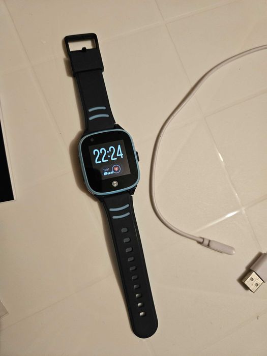 Zegarek dla dziecka Smartwatch FOREVER Look Me KW-500 niebieski