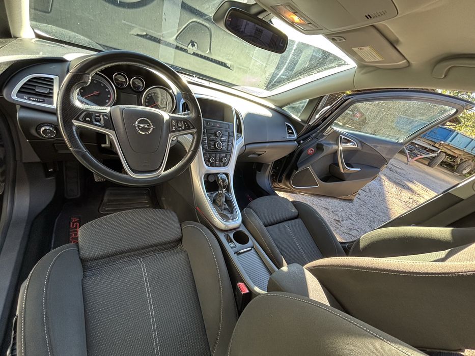Opel Astra J 1.4T Rok w Kraju