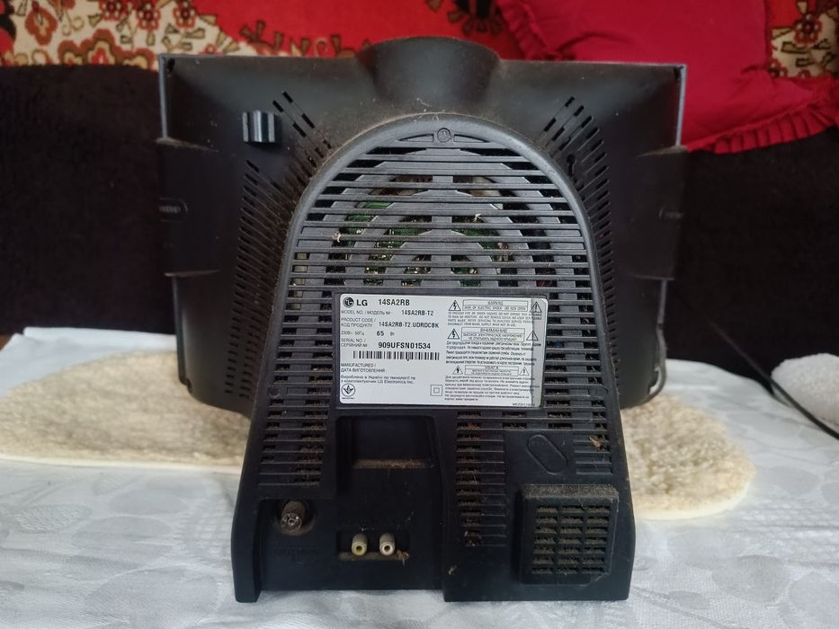 Продам телевизор LG 14SA2RB-T2