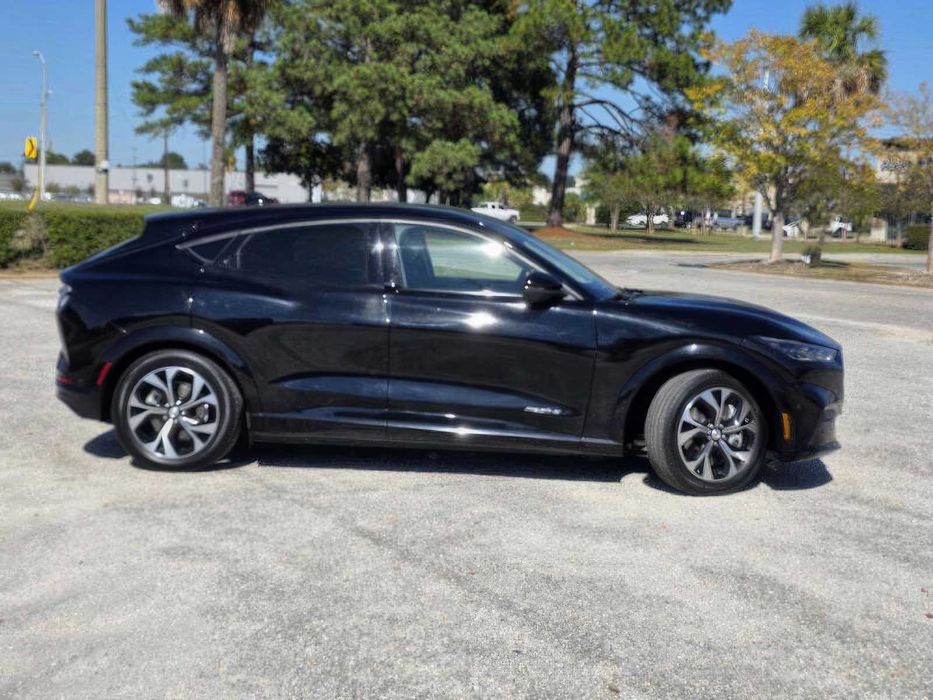 Ford Mustang Mach-E Premium      2021
