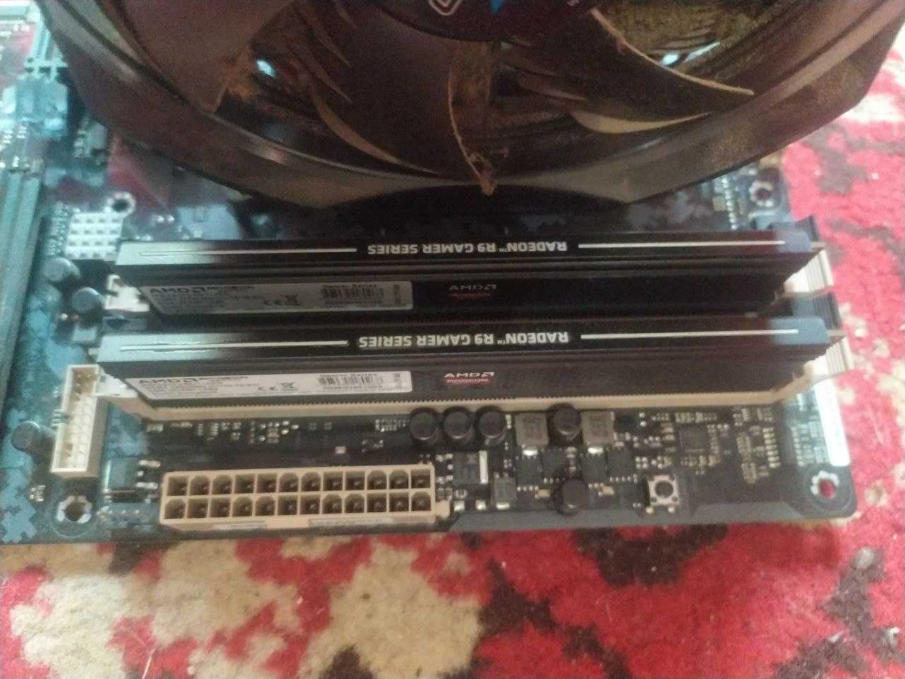 Оперативна пам'ять DDR3 AMD R9 Gamer Series 8Gb 2400MHz [R938G2401U2S]