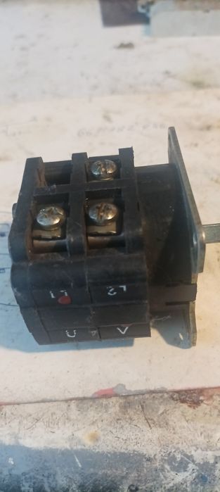 Włacznik trójfazowy 16A