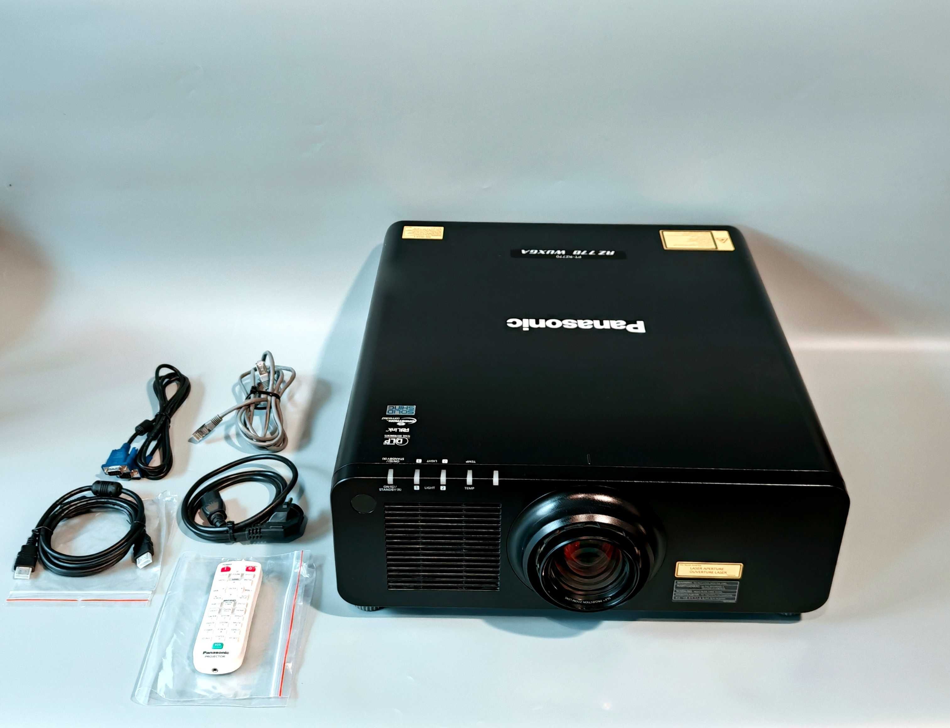 Projektor do kina domowego Panasonic PT-RZ770 DLP 7200lm HDMI Pilot