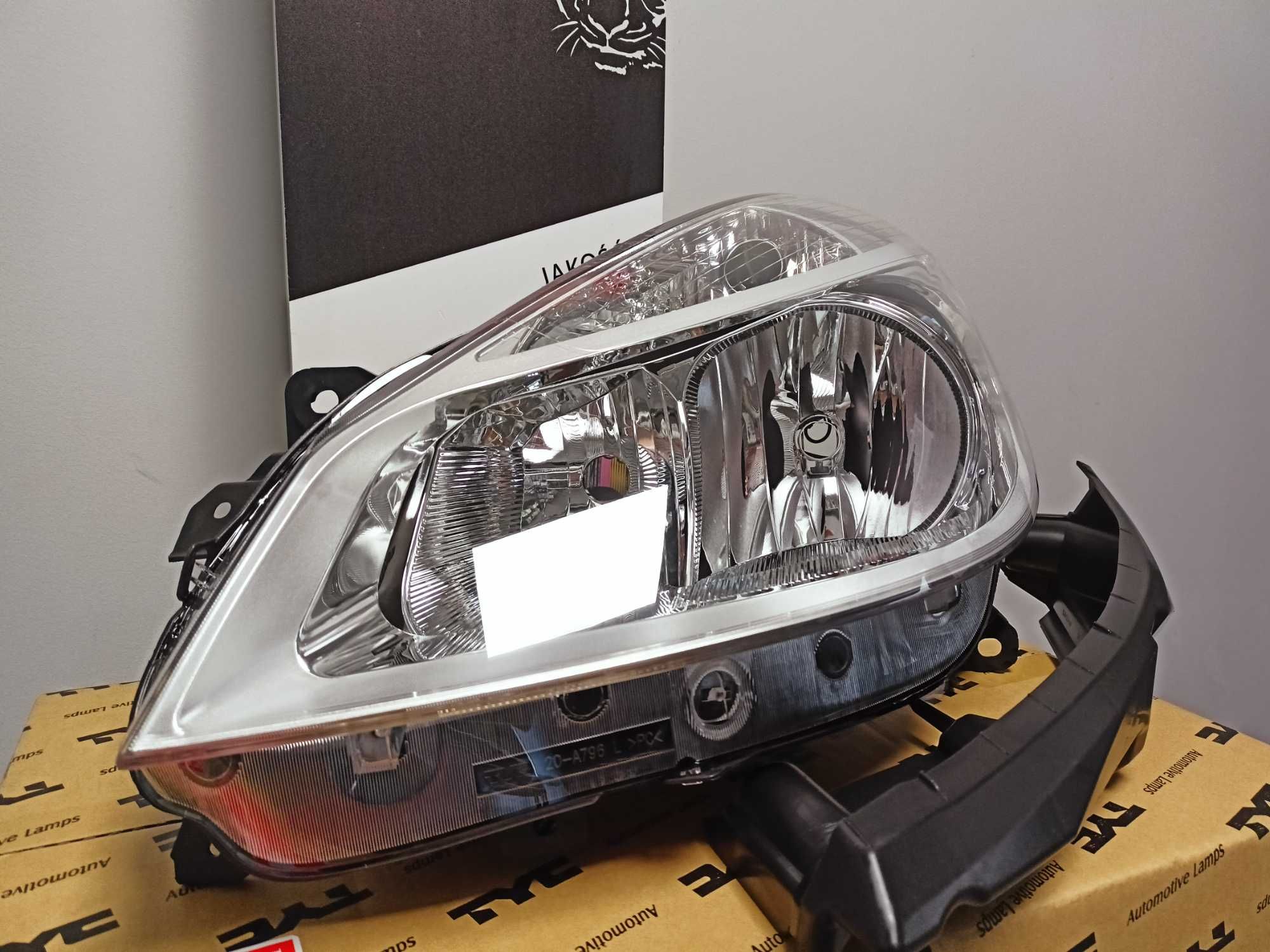 Renault Clio III 05- Reflektor/Lampa przód lewy /H7+H7