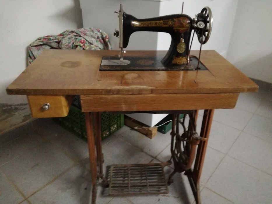 vendo máquina Singer antiga de 1929