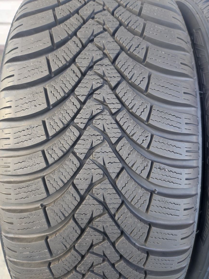 215.45.18 komplet Falken EuroWinter HS01 bieżnik 8mm
