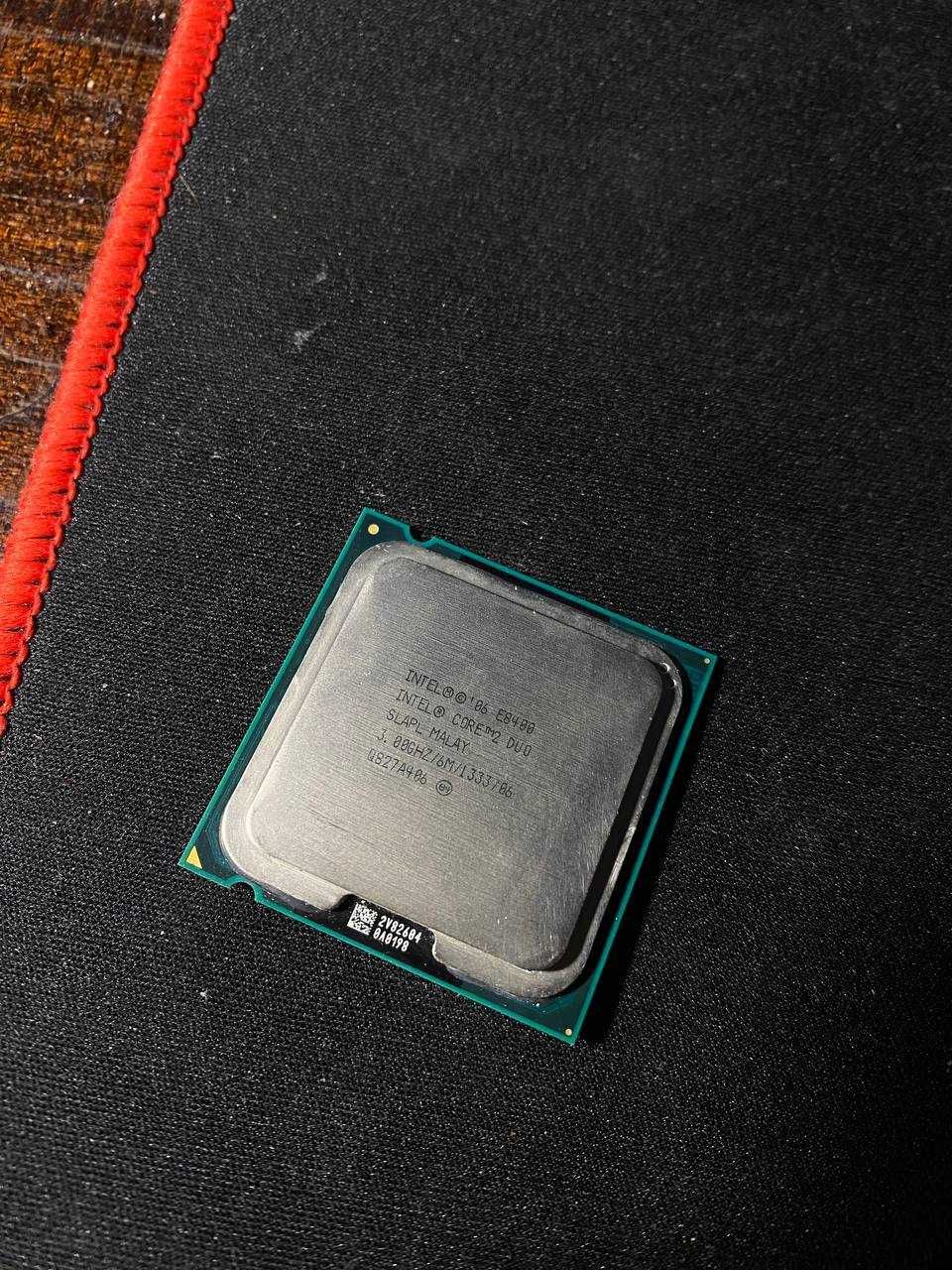 Процесор Intel Core 2 Duo E8400 3.0 GHz / 6 MB / 1333MHz (SLB9J) s775