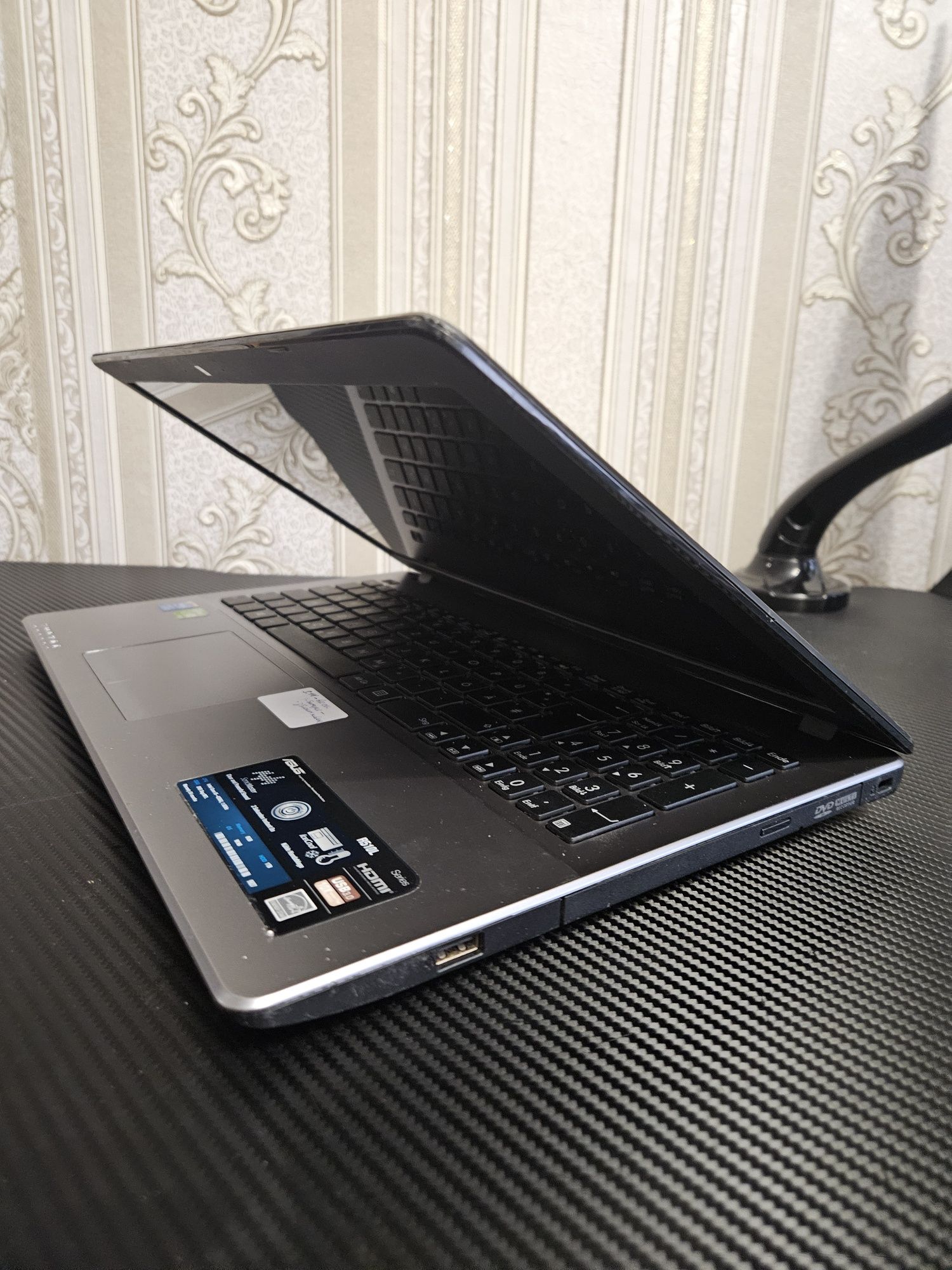 Asus 15.6" intel i5 4200U | 8gb ram | Geforce 820M 2gb, 1000gb | s.11