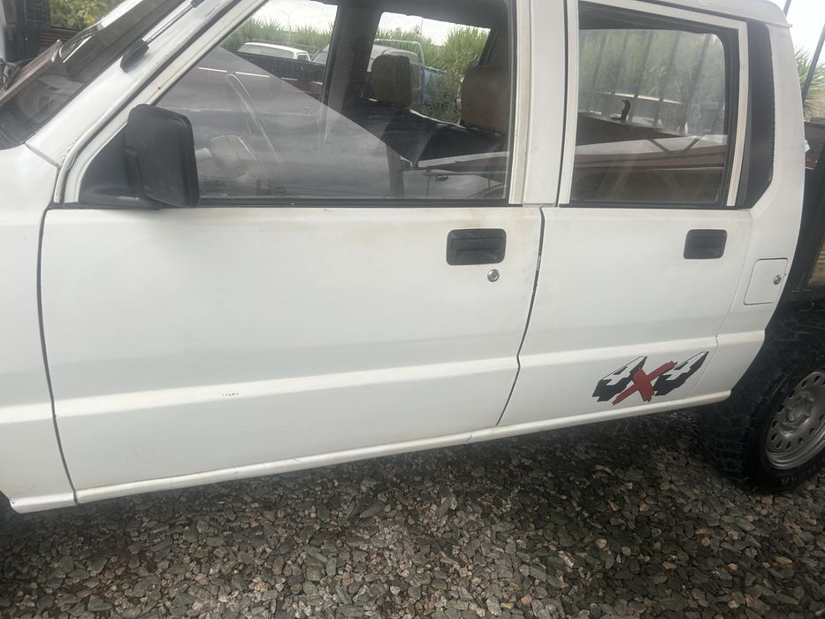 Mitsubishi l200 4x4 5 lugares