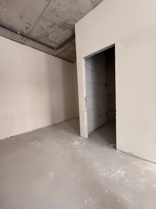 Продам коммерческое фасадное помещение 57 Жемчужина Таирово 1 этаж