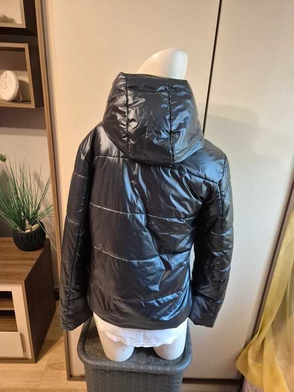 Kurtka damska czarna puffer z kapturem S 36