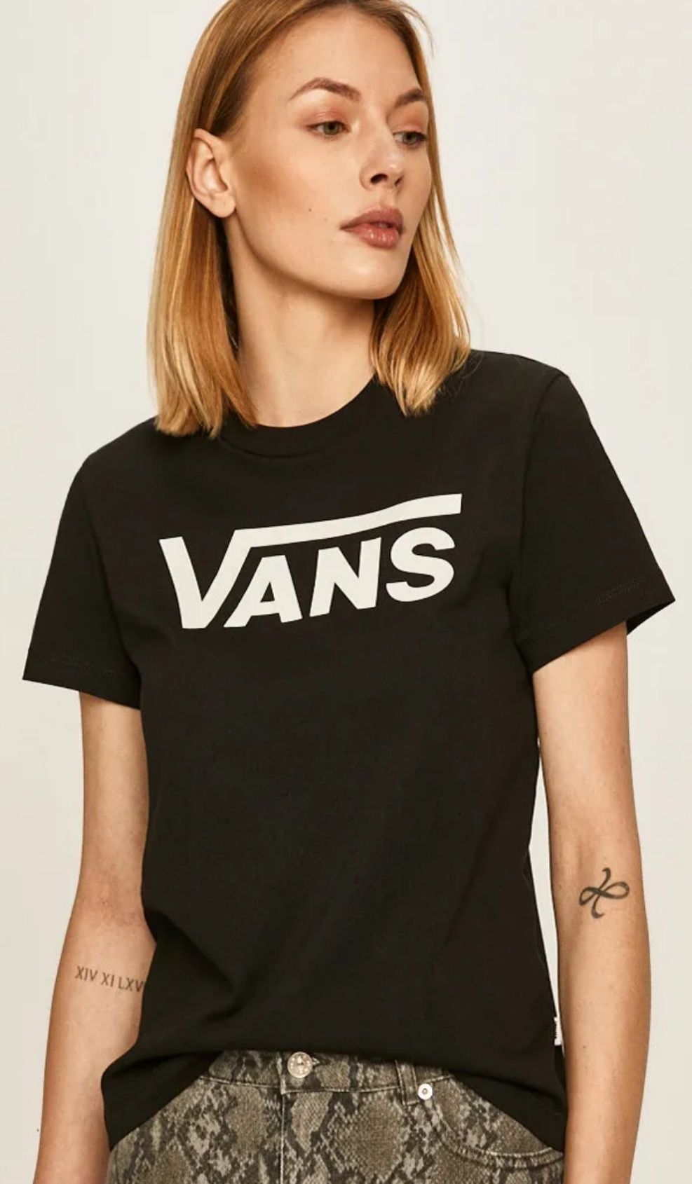 Продам нову футболку Vans, оригінал.