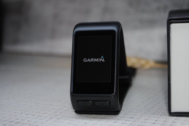 Спортивные часы Garmin Vivoactive HR New