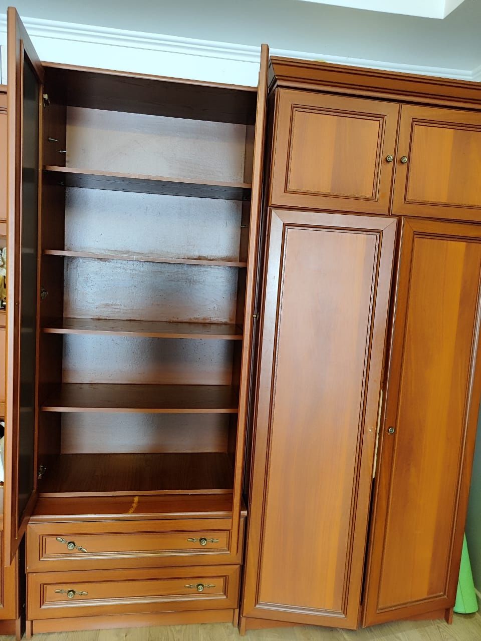Продам Меблі були у використанні