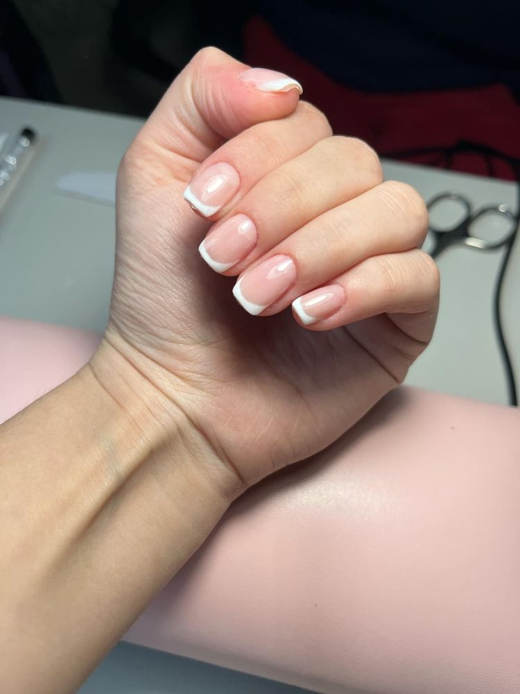 robienie paznokci/pedicure