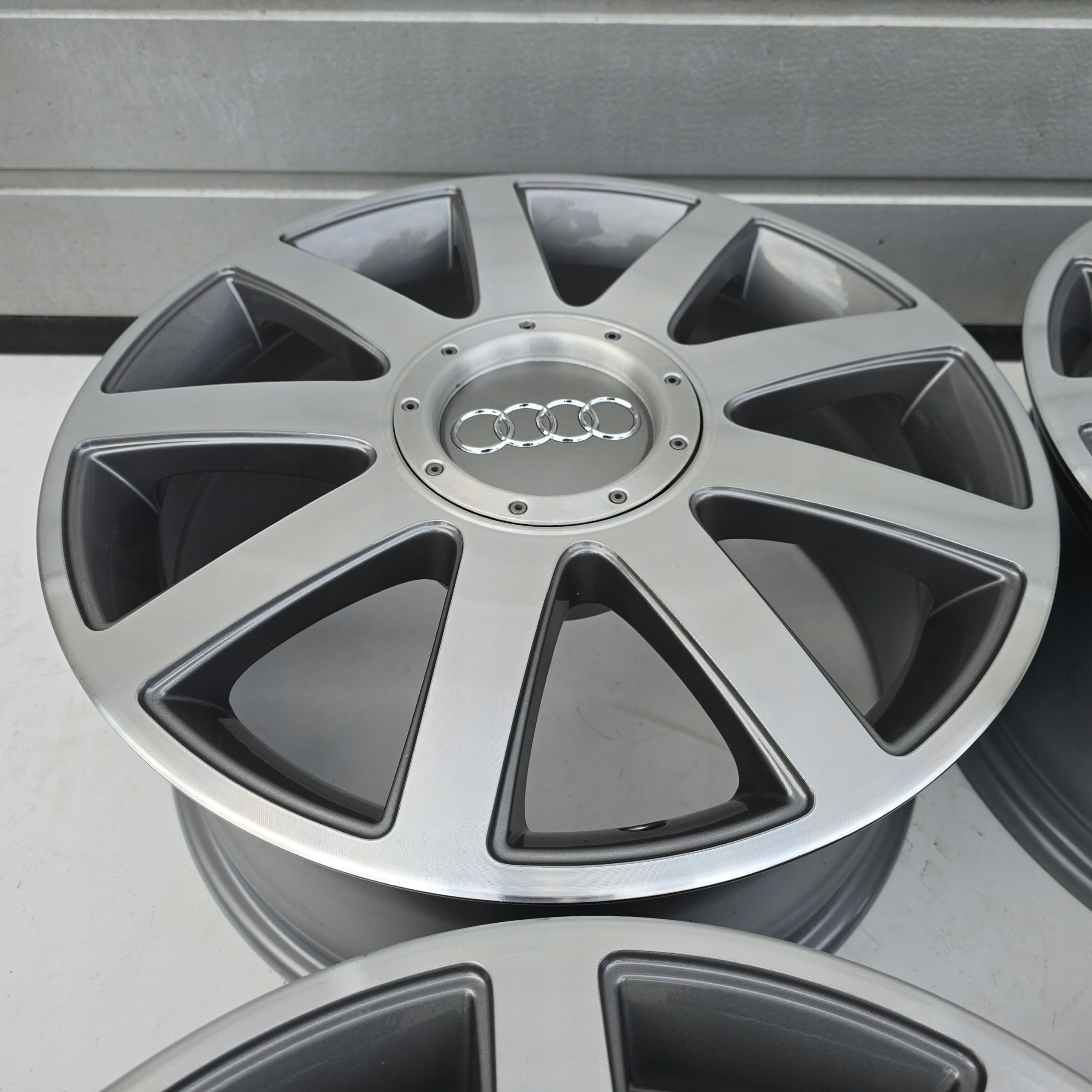 Audi A4 B6 B7 A6 C5 C6 A3 Q3 5x112 17'' ET43 4X