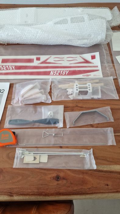 Avião rc Thunder Tiger Cessna 182