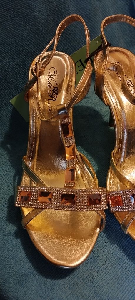 Buty na imprezę nowe złote rozmiar 37 wkładka 24