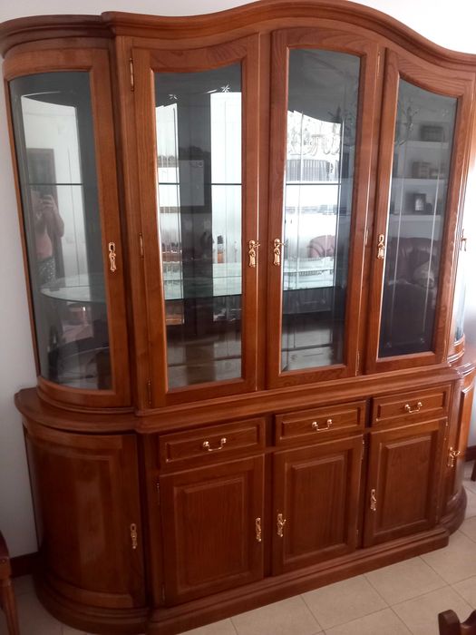 Móvel cristaleira
