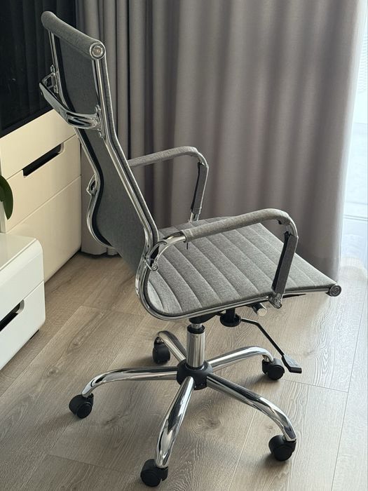 Fotel biurowy szary