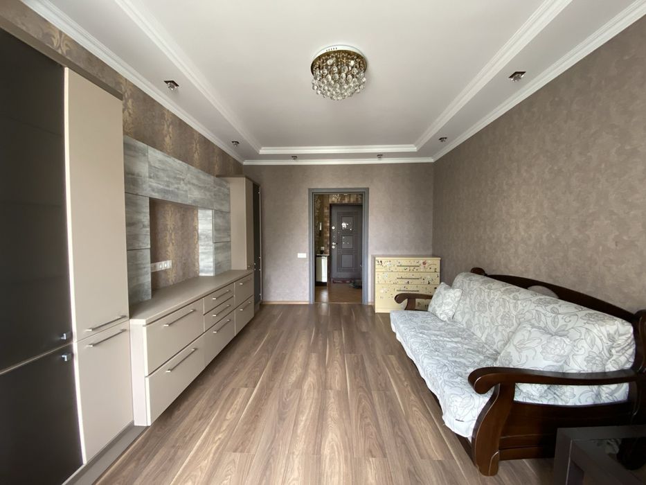 Оренда 2 кімнатної квартири по вулиці Коновальця ( поруч White Center)