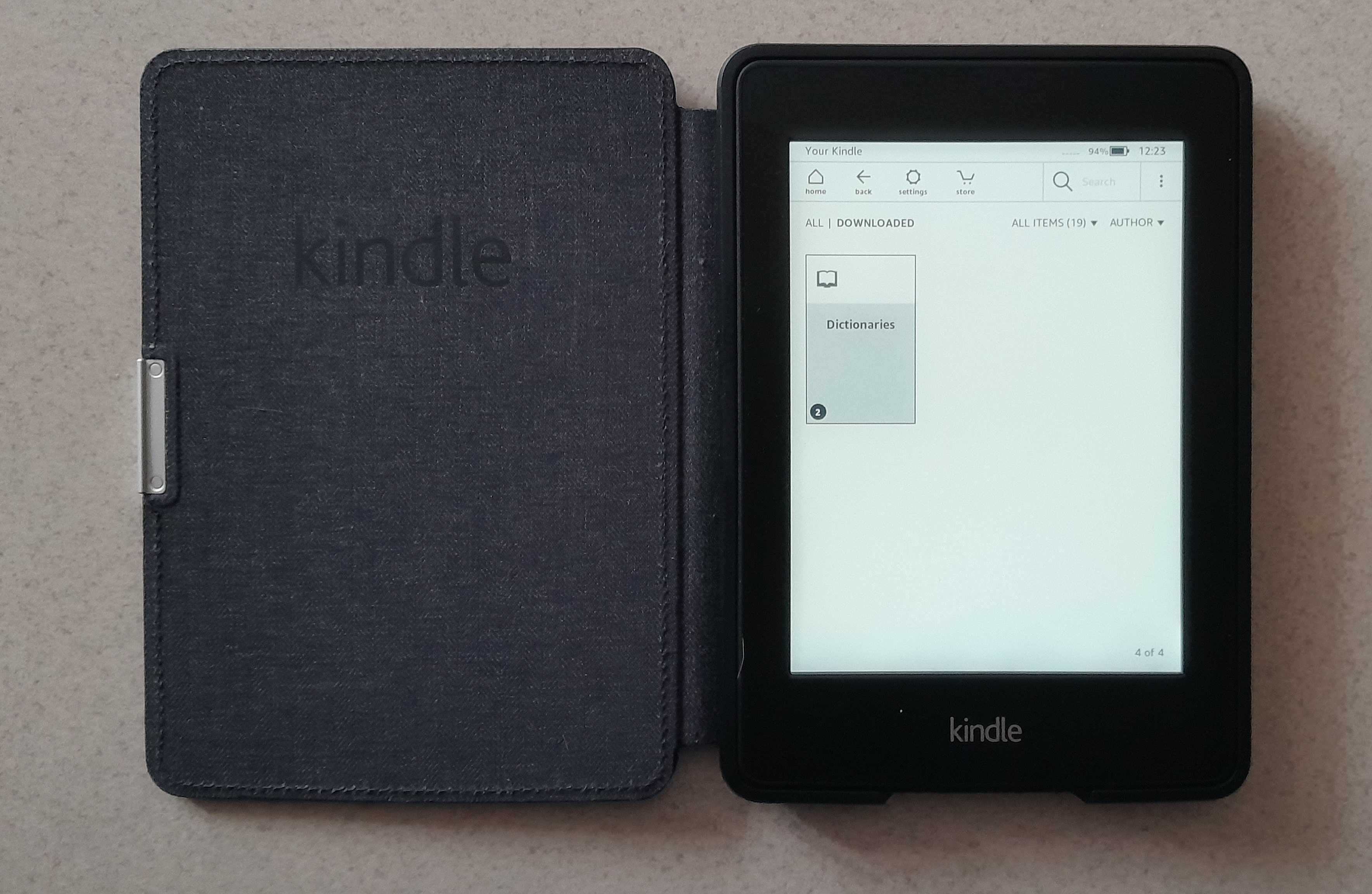 Czytnik Kindle Paperwhite 2, 4 GB, WiFi  + oryginalne etui + kabel