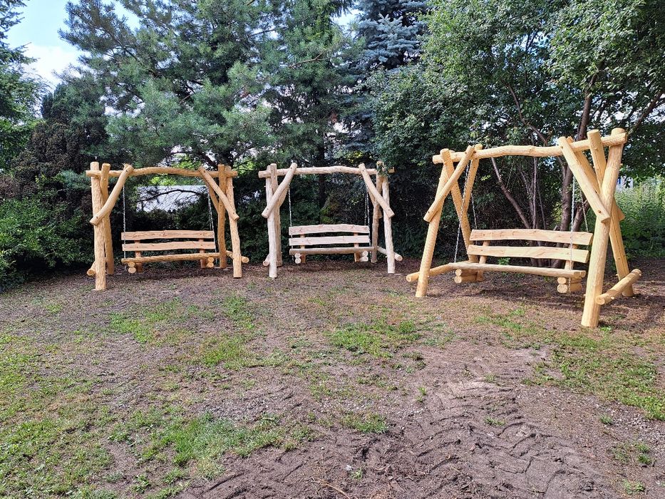 Plac zabaw zjeżdżalnia piaskownica drabinka huśtawka ślizg