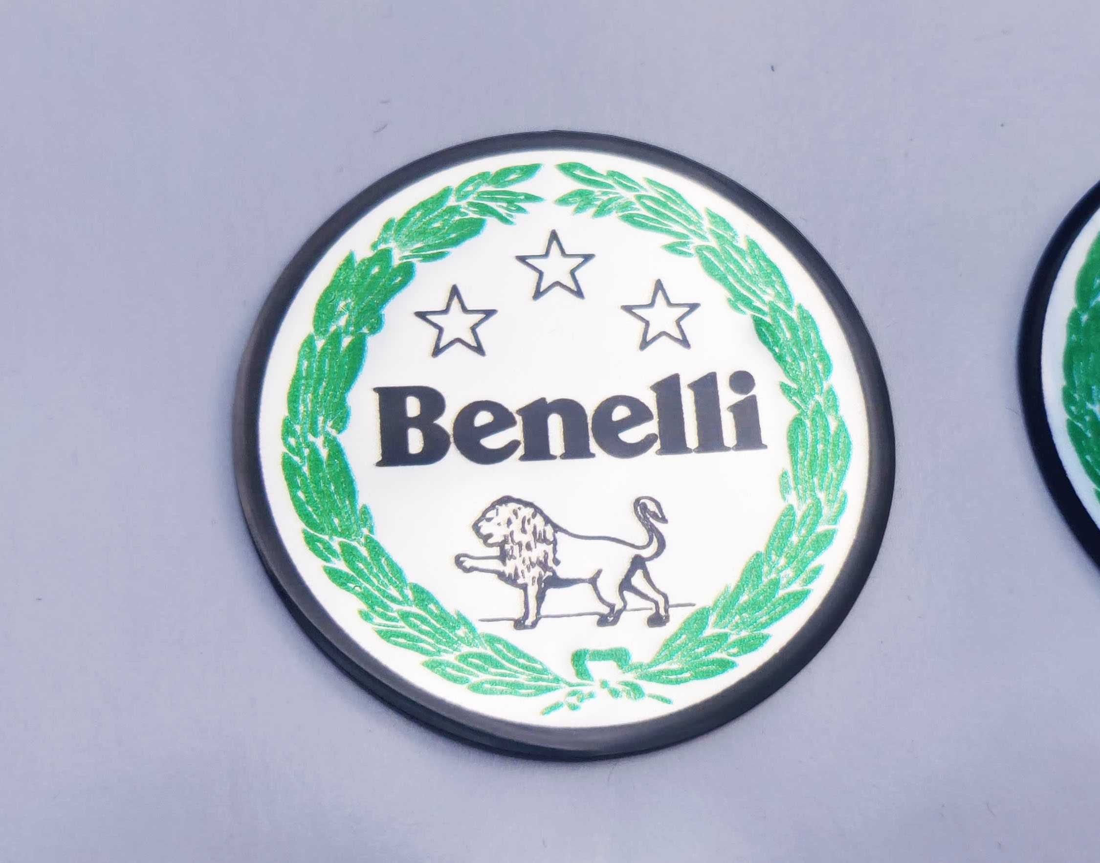 Autocolantes Emblema Benelli