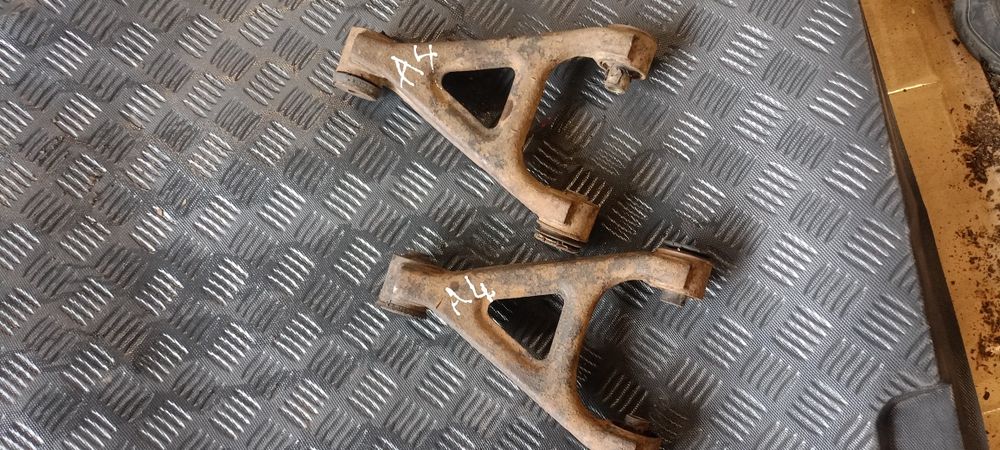 Wahacze górne audi a4 B5 Quattro tył