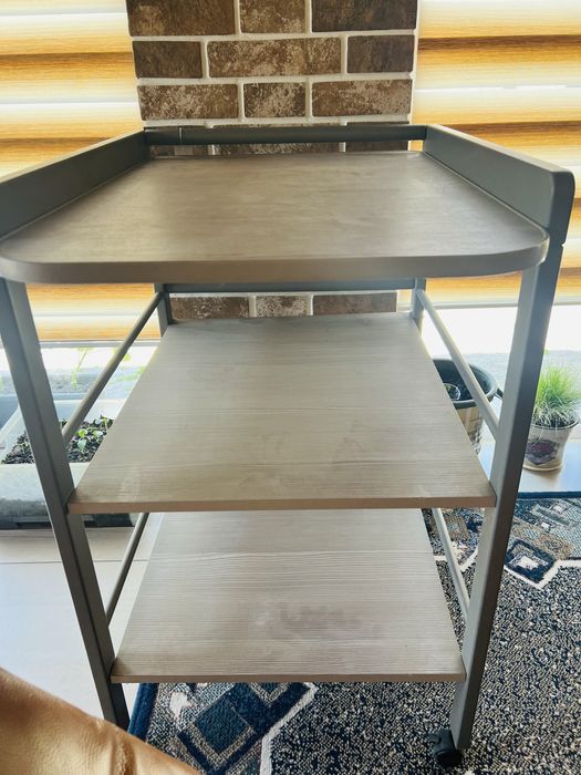 Пеленальний столик