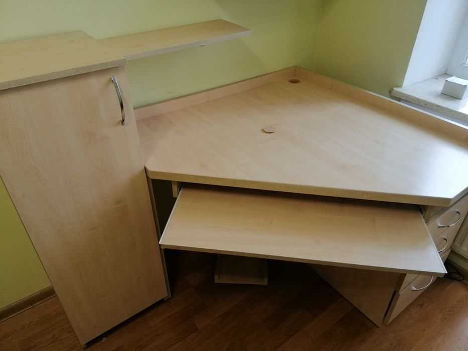 Стіл комп'ютерний, письмовий