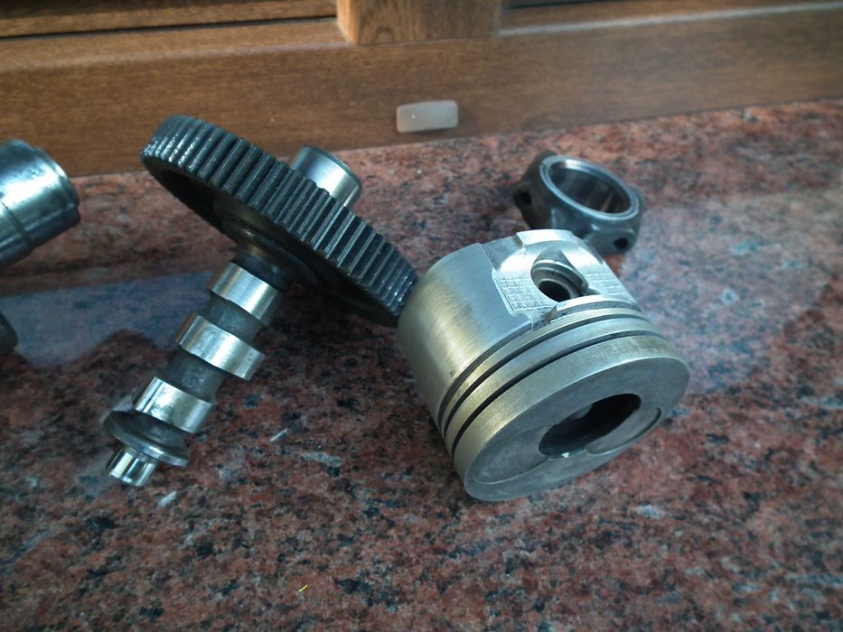 Hatz 1B30 wał tłok korbowód wałek rozrządu